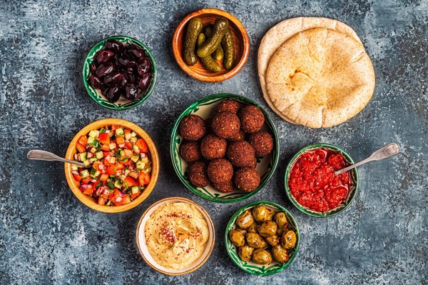 les ustensiles de cuisine pour des plats végétariens savoureux