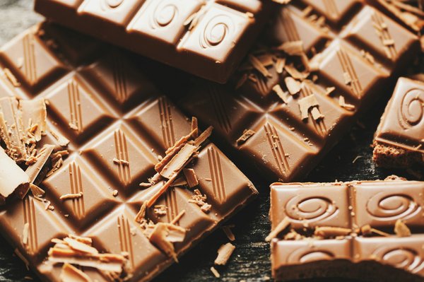 Tablette chocolat personnalisée - gravure et découpe chocolat unique